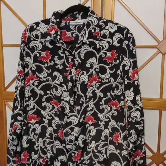 Alfred Dunner Black Floral design top - Picture 3 of 9